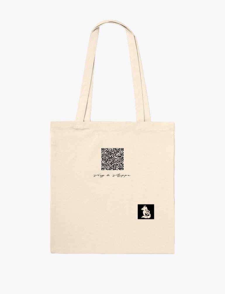 Cartoon Shark Attack – Graphic Tote Bag with Open-Mouth Shark